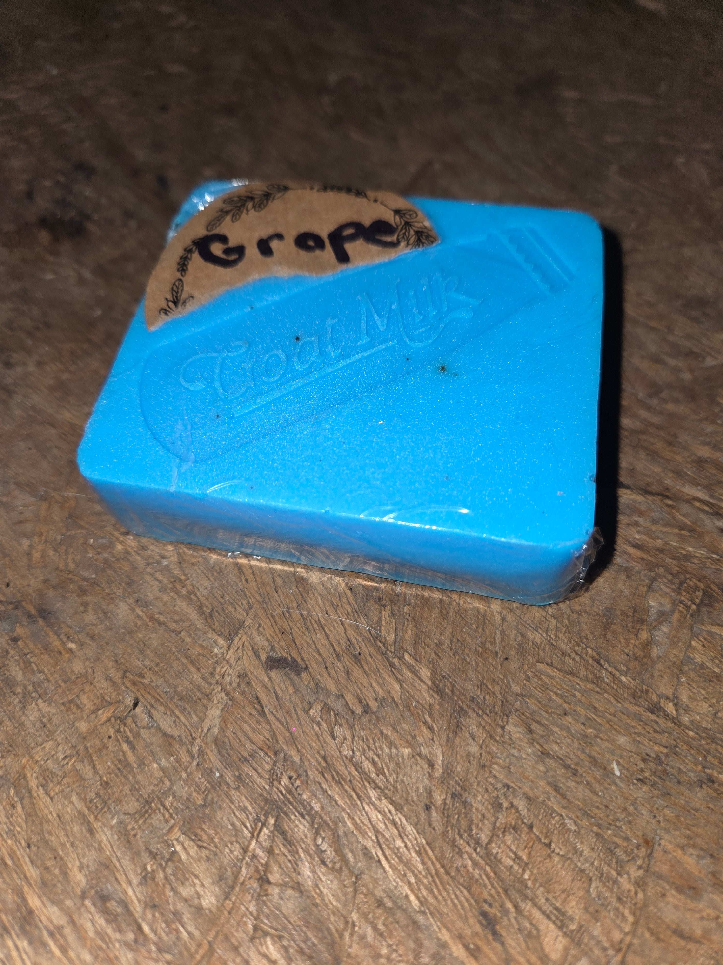 Handmade goat milk soap (grape sent)