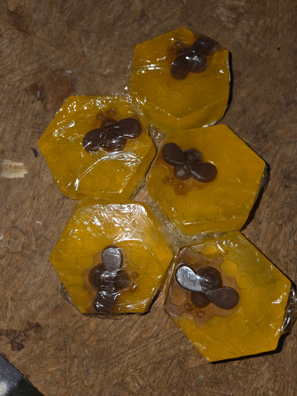 Handmade hunny soap (melon scent)