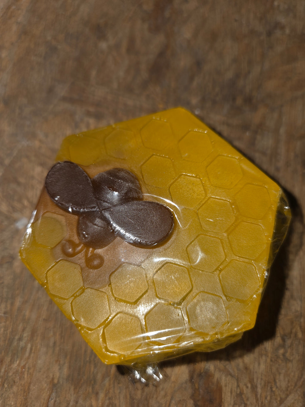 Handmade hunny soap (melon scent)